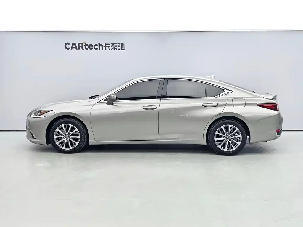 Lexus ES — фото 5