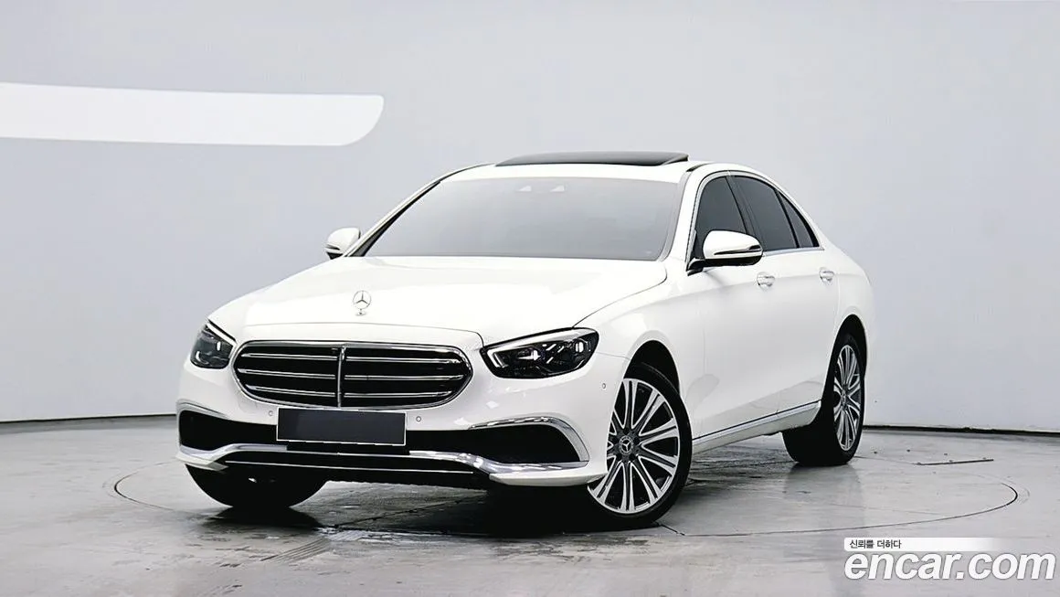 Mercedes-Benz E-Class — фото 1