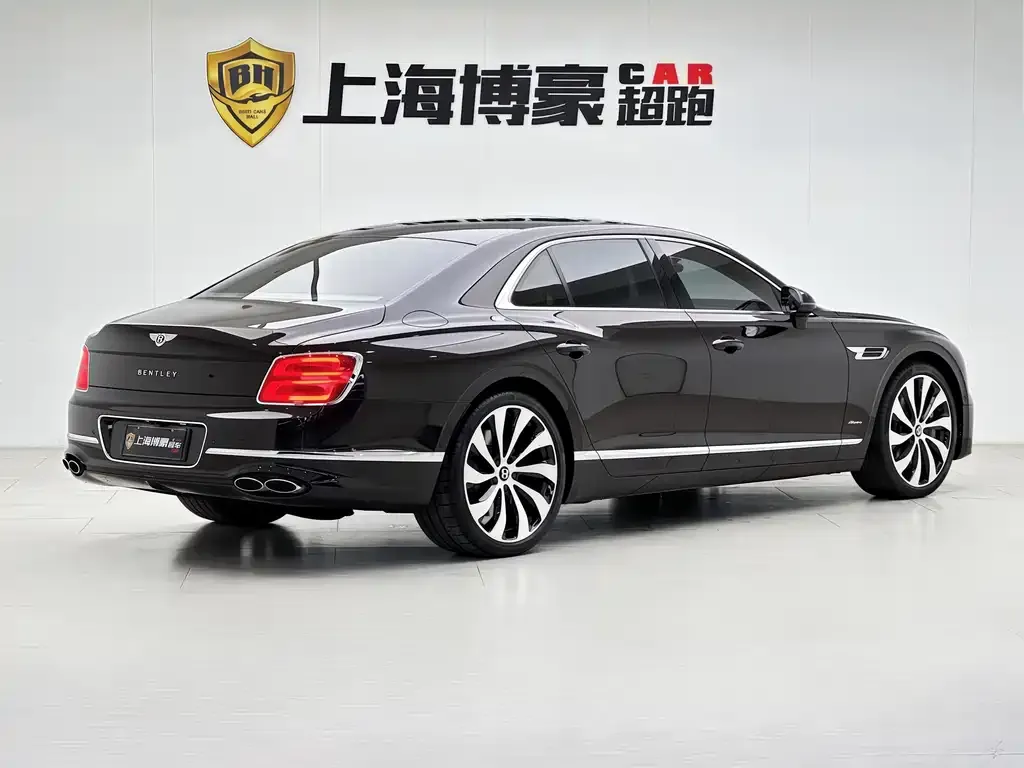 Bentley Flying Spur — фото 3