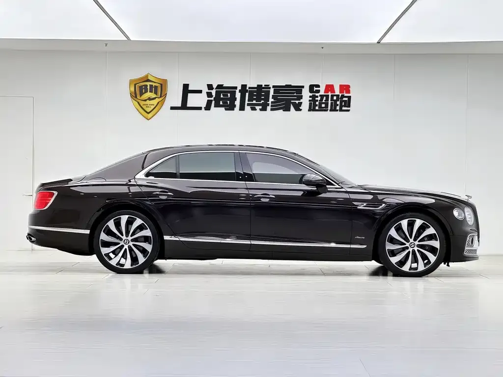 Bentley Flying Spur — фото 6