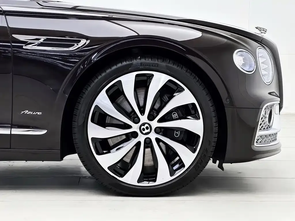 Bentley Flying Spur — фото 4