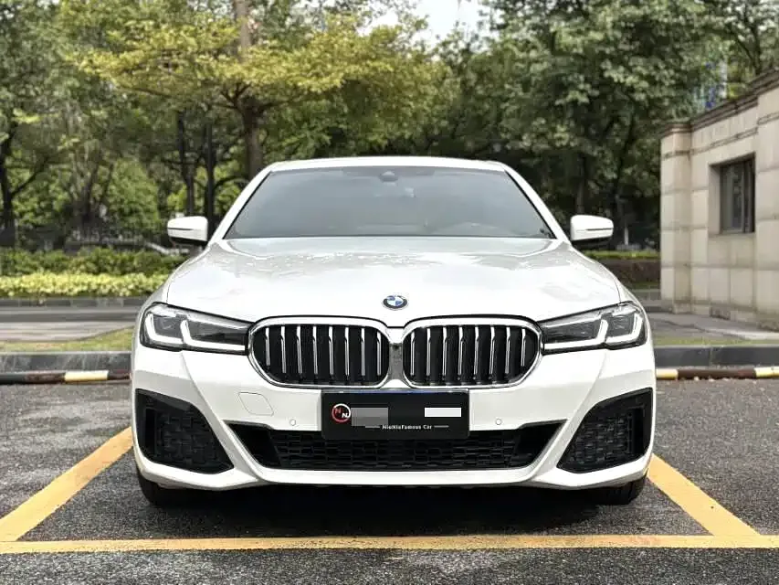 BMW 5 Series — фото 8