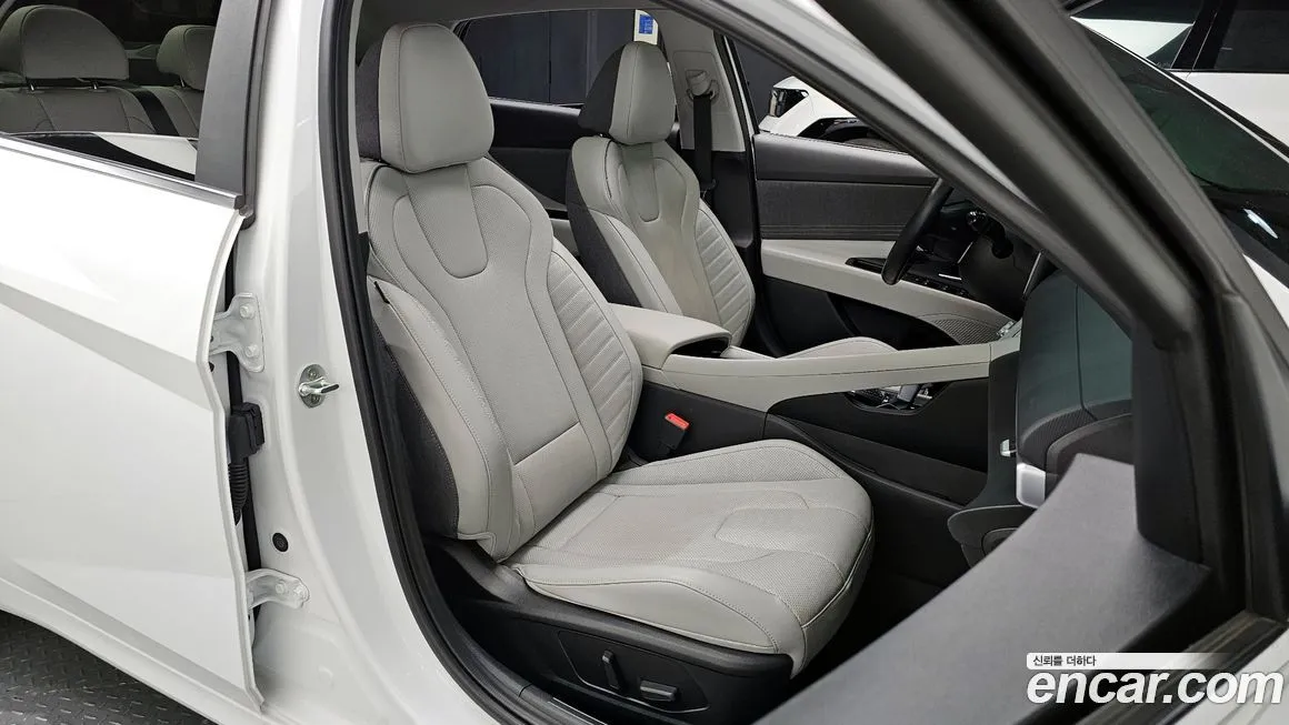 Hyundai AVANTE — фото 2