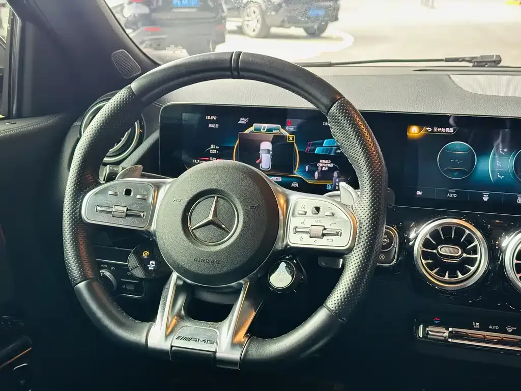 Mercedes-Benz GLA AMG — фото 2