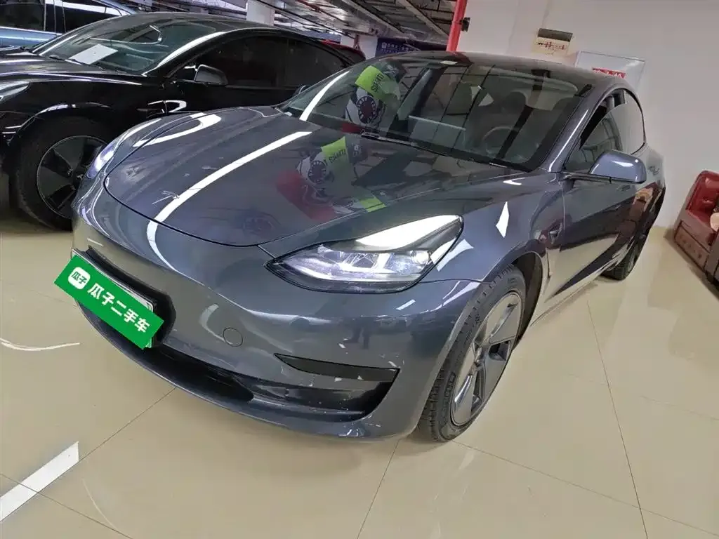 Tesla Model 3 — фото 1