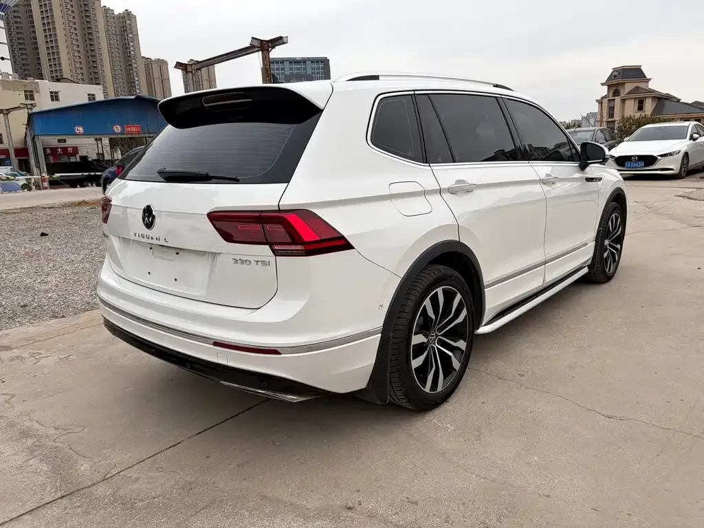 Volkswagen Tiguan L — фото 3