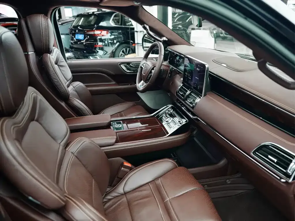 Lincoln Navigator — фото 10