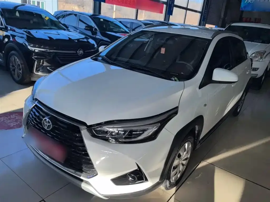 Toyota Yaris L — фото 7