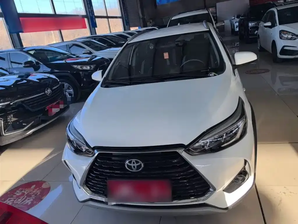 Toyota Yaris L — фото 9