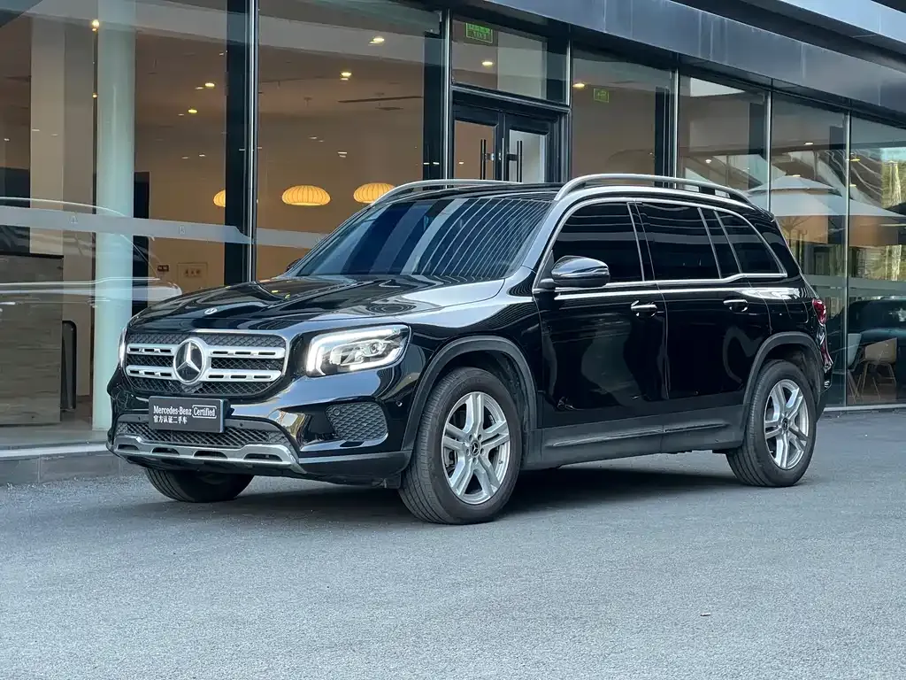Mercedes-Benz GLB — фото 1