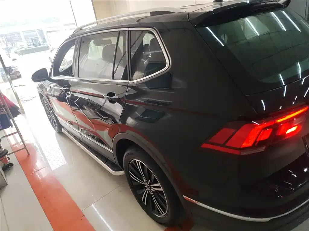 Volkswagen Tiguan L — фото 5