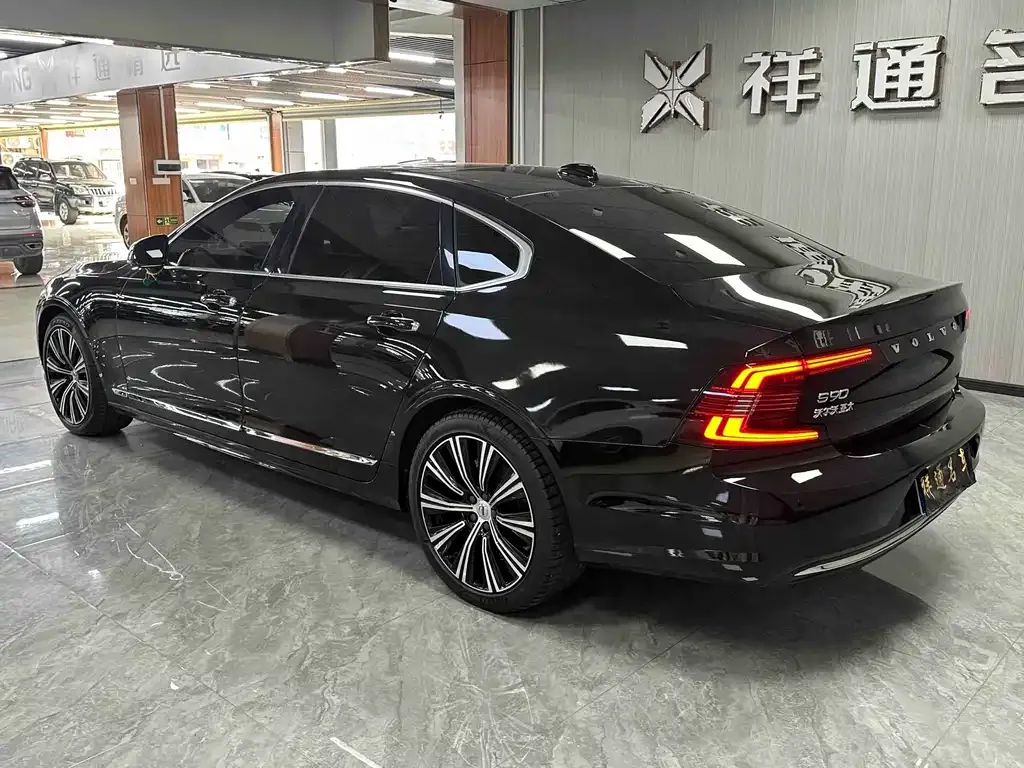 Volvo S90 — фото 8