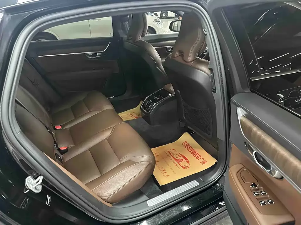 Volvo S90 — фото 10