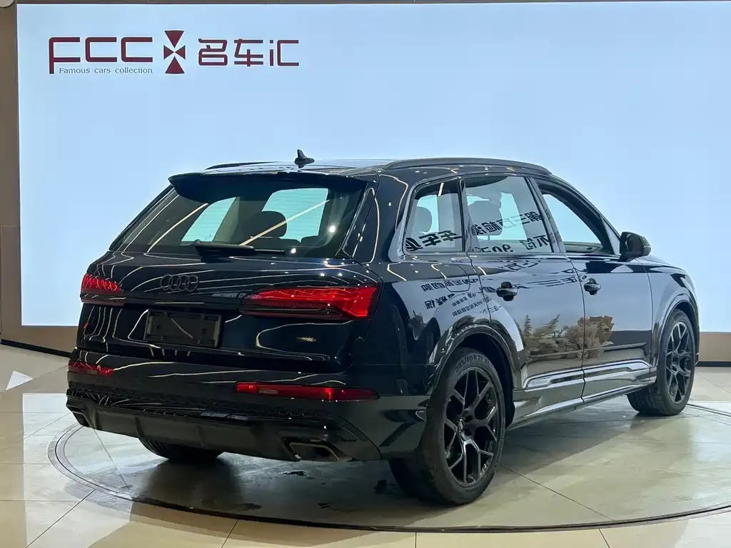 Audi Q7 — фото 5