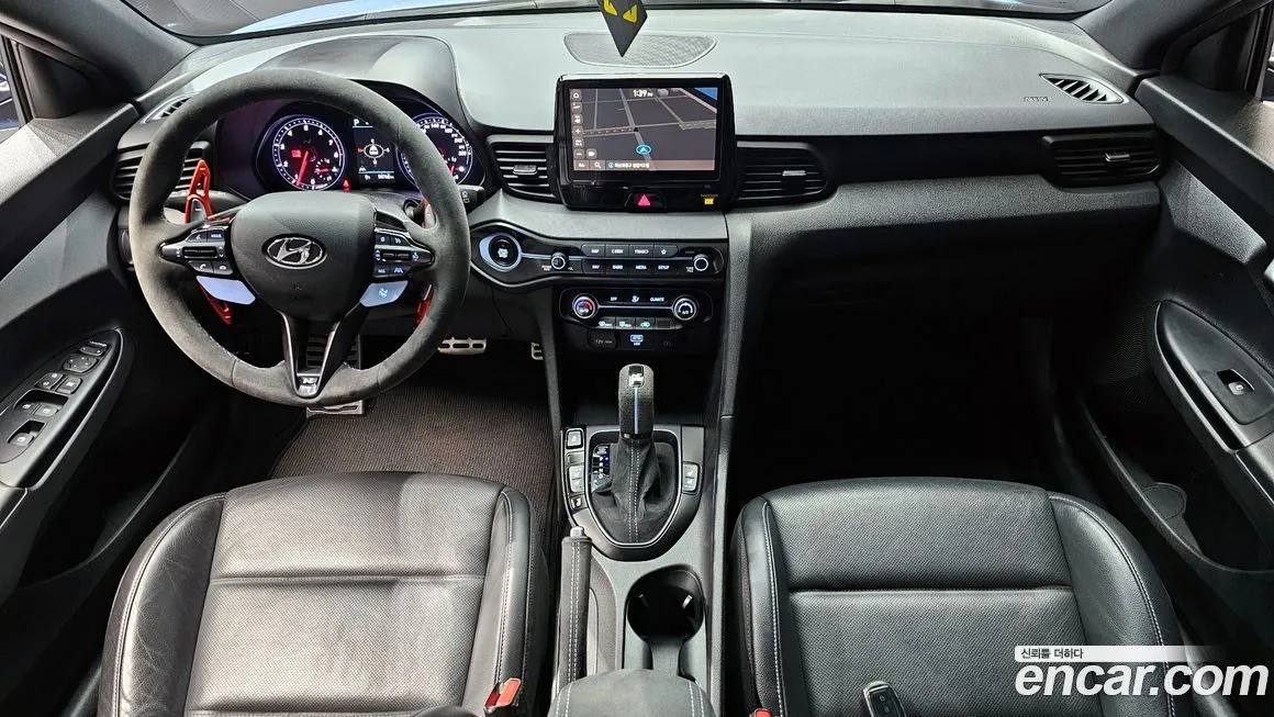 Hyundai Veloster — фото 8