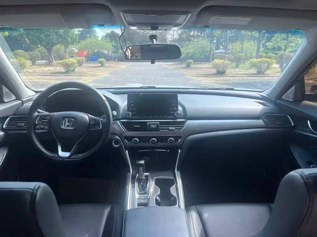 Honda Accord — фото 4