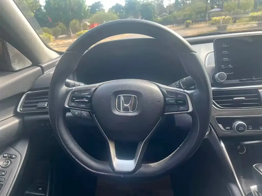 Honda Accord — фото 5