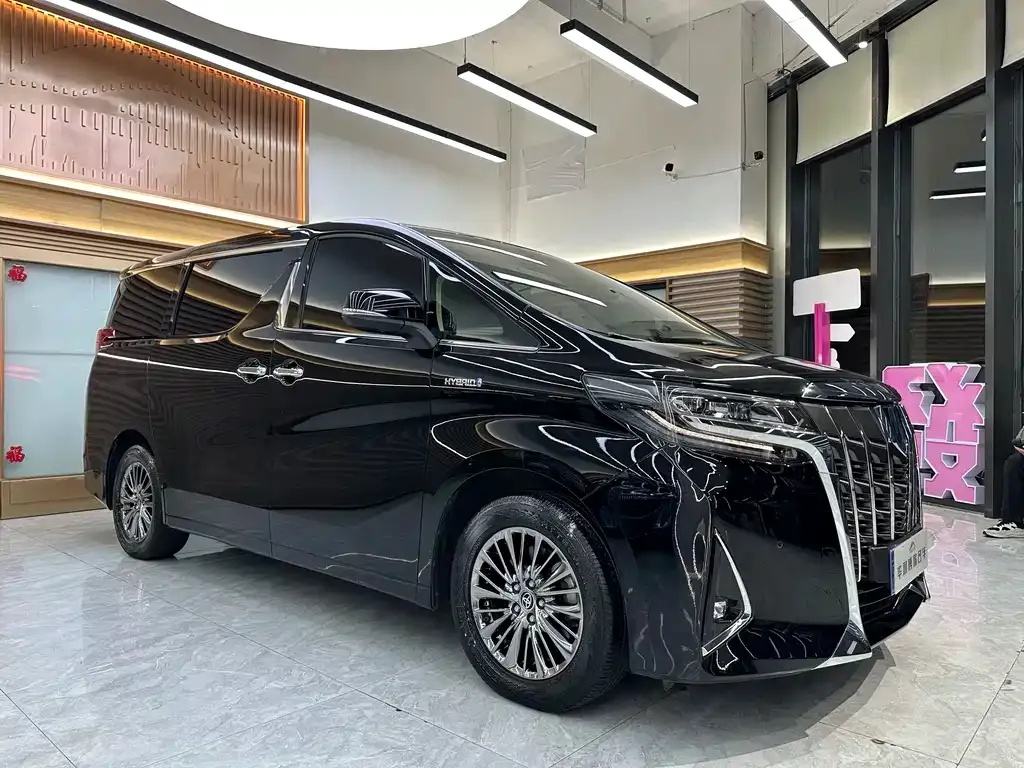 Toyota Alphard — фото 2