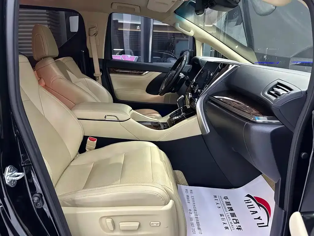 Toyota Alphard — фото 4