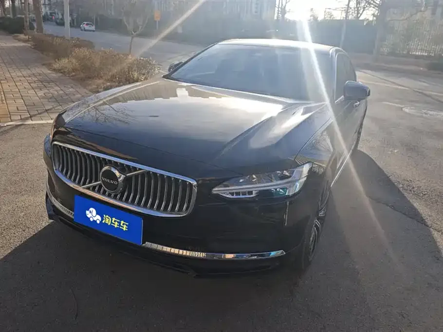 Volvo S90 — фото 1