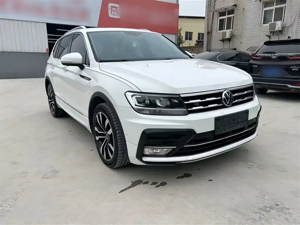 Volkswagen Tiguan L — фото 4