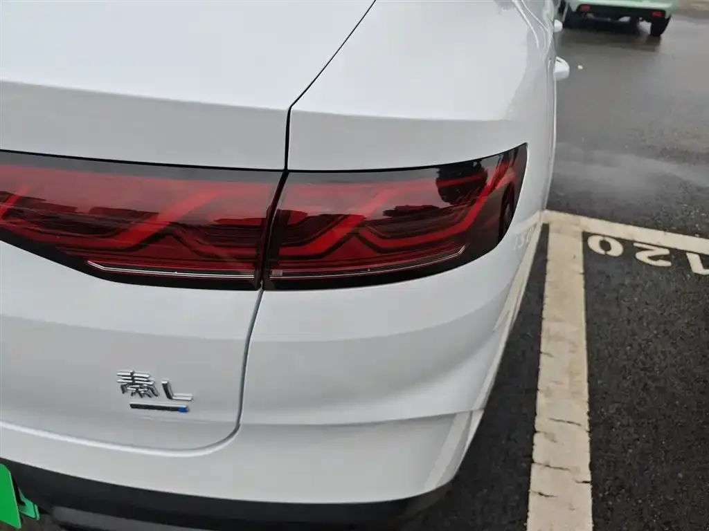 BYD Qin L — фото 8
