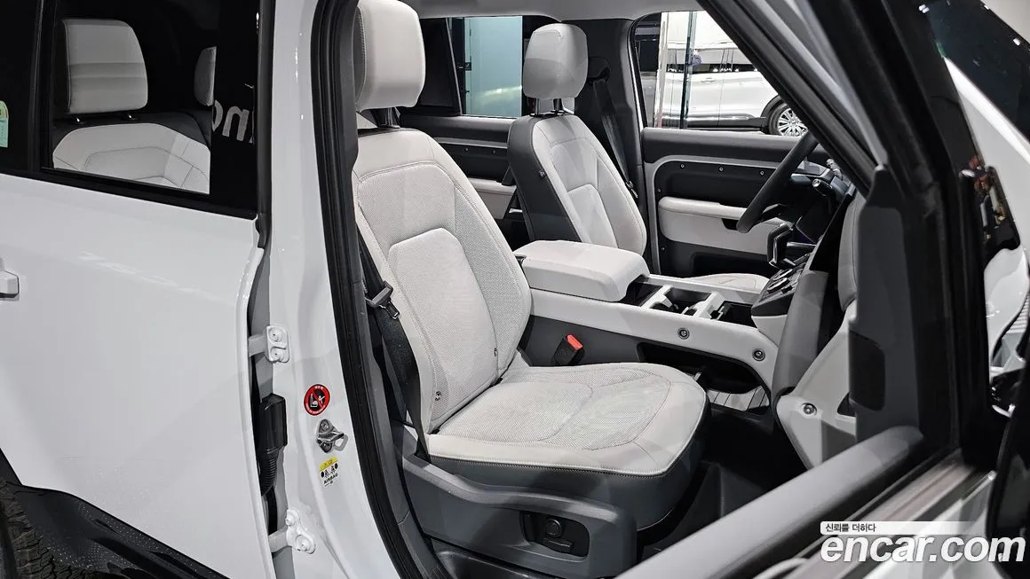 Land Rover Defender — фото 10