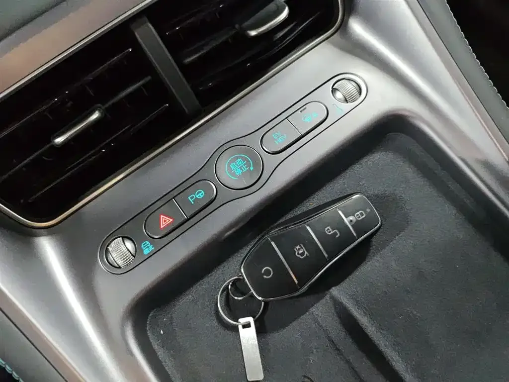 BYD Hiace 07 DM-i — фото 8
