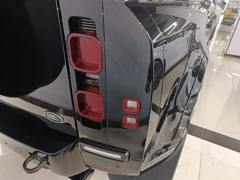 Land Rover Defender — фото 2