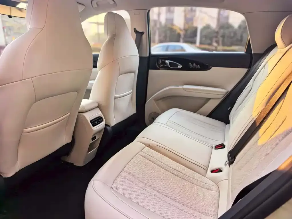 Geely Starburst — фото 2