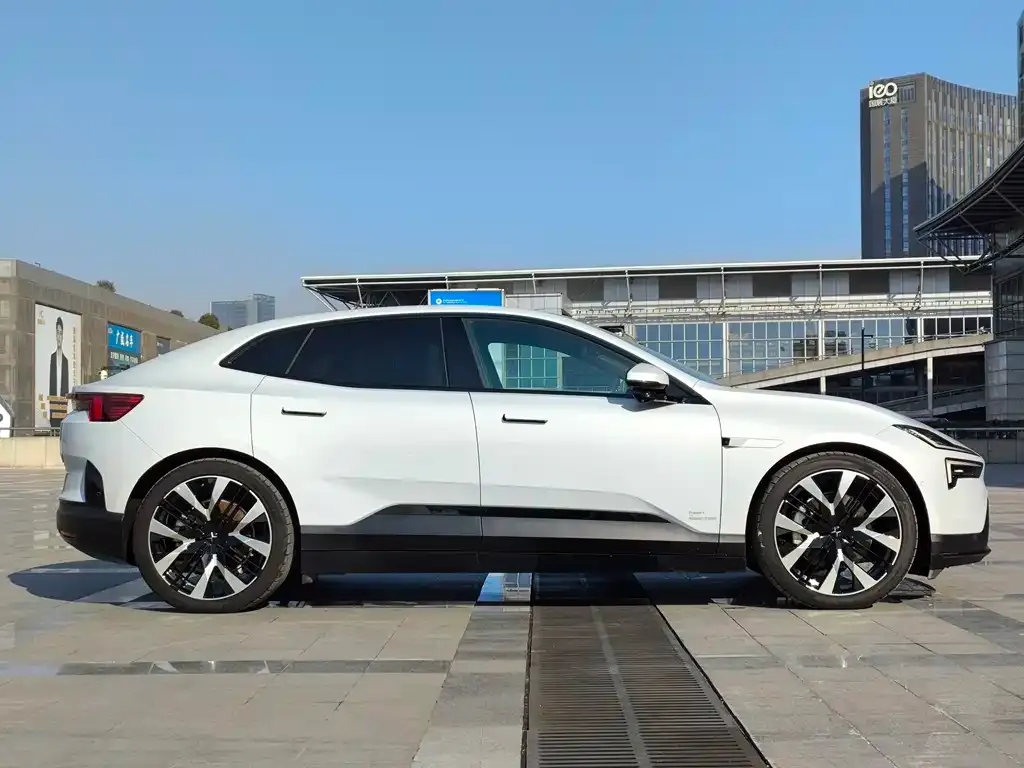 Polestar Polestar 4 — фото 6