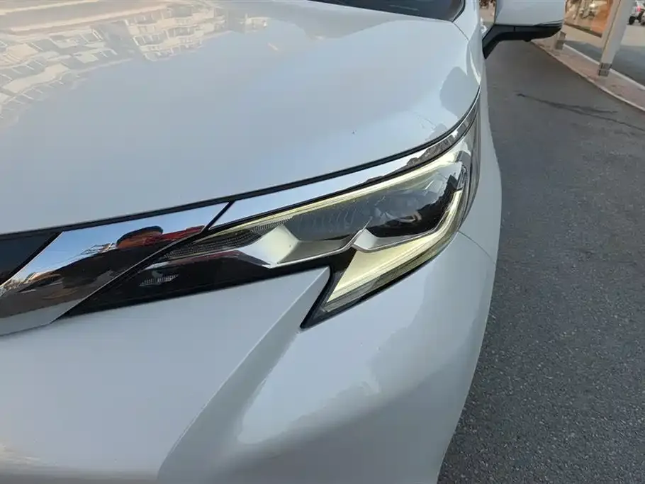 Toyota Sienna — фото 3