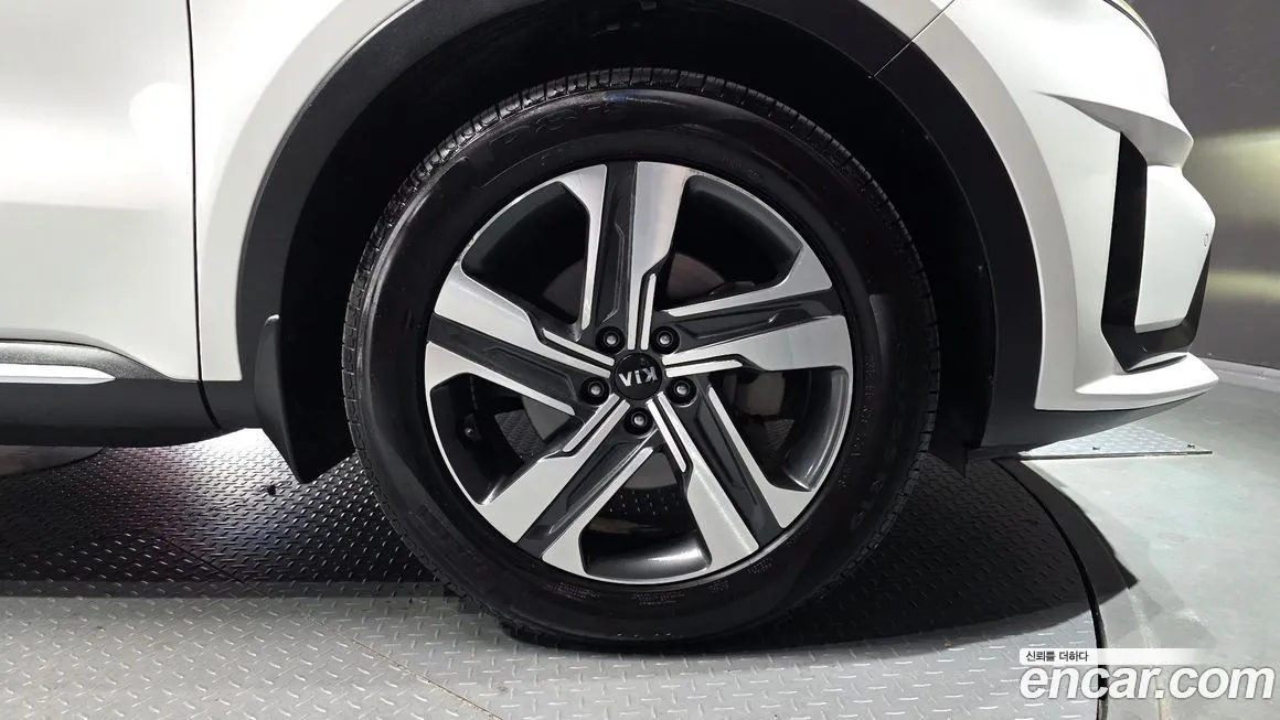 Kia Sorento — фото 5