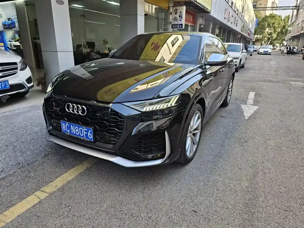 Audi RS Q8 — фото 3