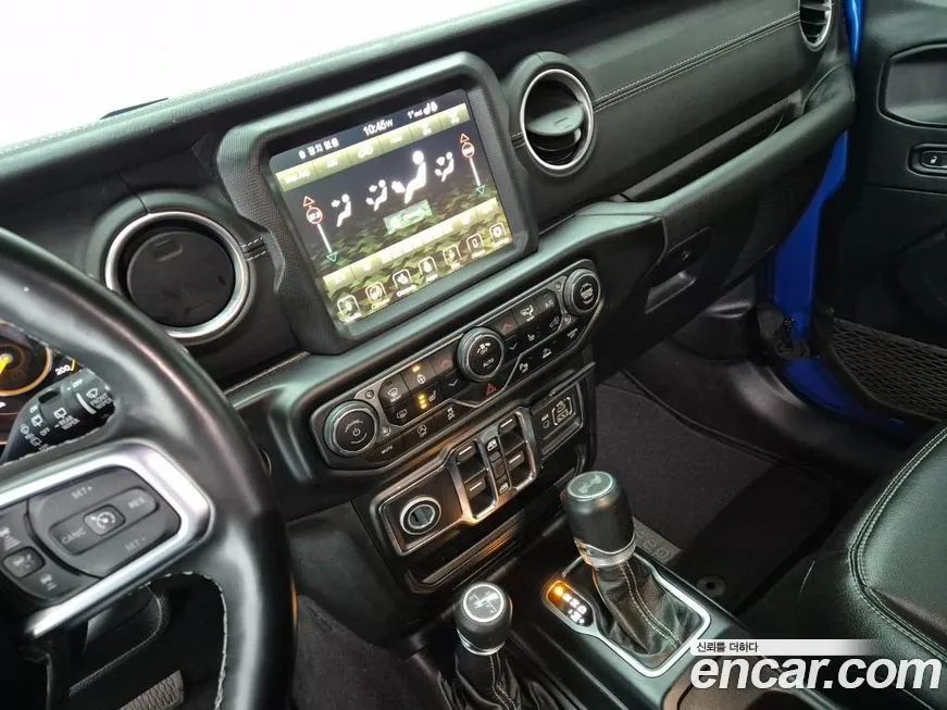 Jeep Wrangler — фото 10