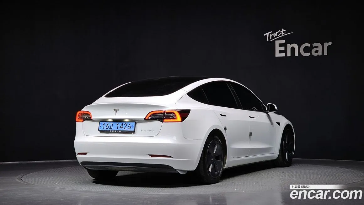 Tesla Model 3 — фото 2
