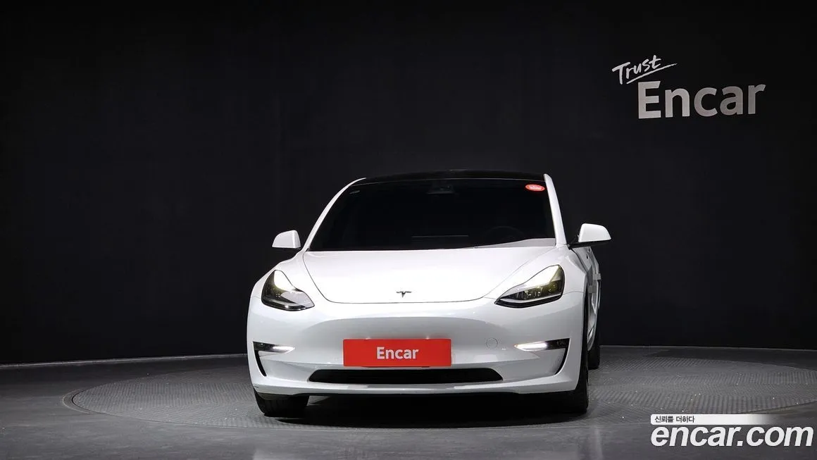 Tesla Model 3 — фото 9