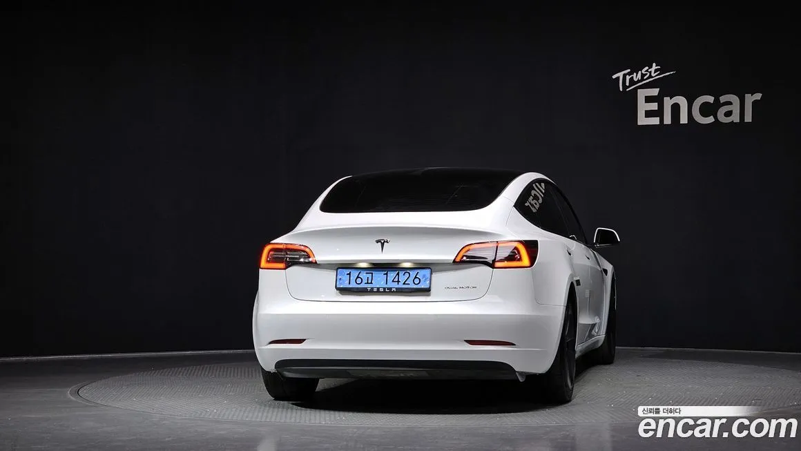 Tesla Model 3 — фото 5