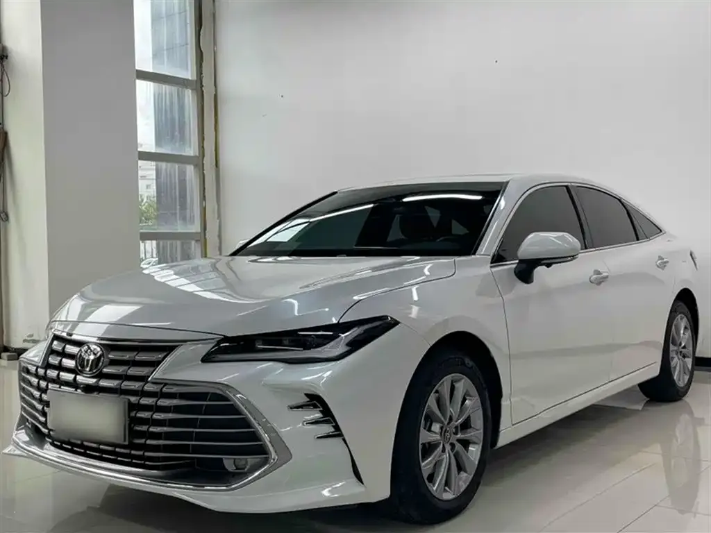 Toyota Avalon — фото 1