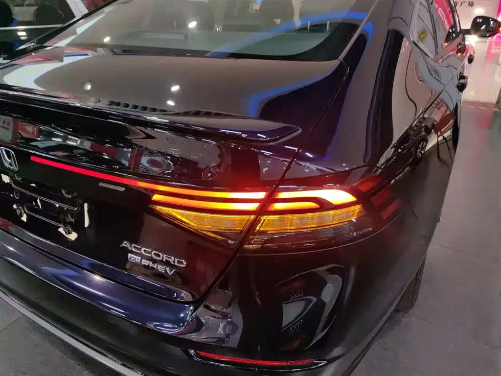 Honda Accord New Energy — фото 10