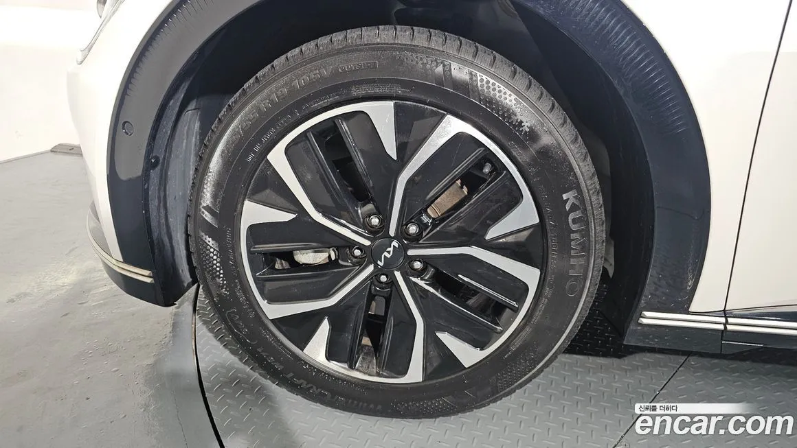 Kia EV6 — фото 9