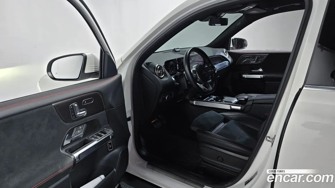 Mercedes-Benz GLB-Class — фото 10