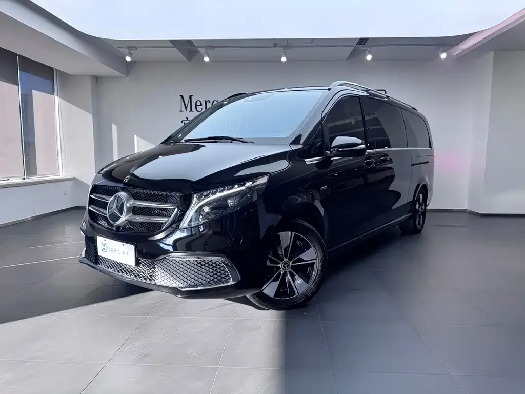 Mercedes-Benz V-Class — фото 1