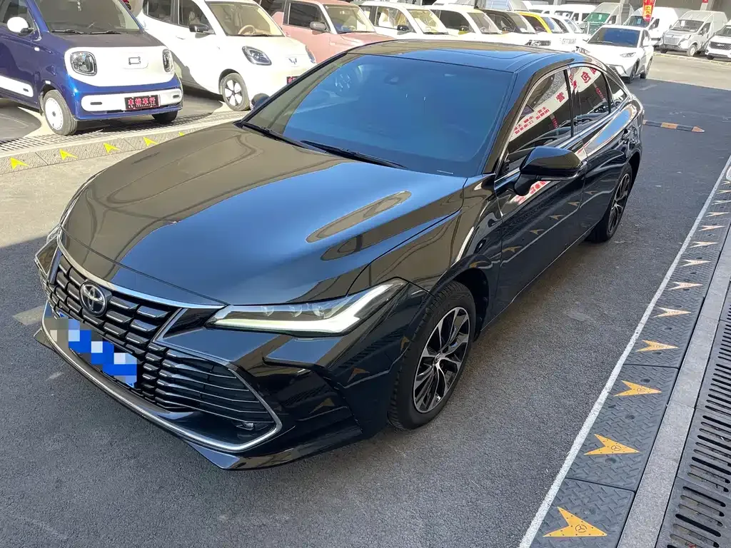 Toyota Avalon — фото 1
