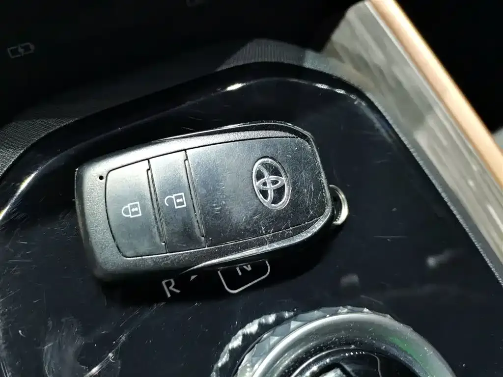 Toyota bZ3 — фото 10