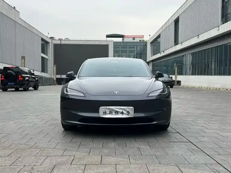 Tesla Model 3 — фото 5