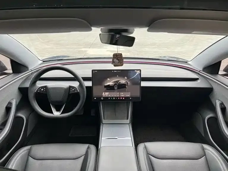 Tesla Model 3 — фото 3