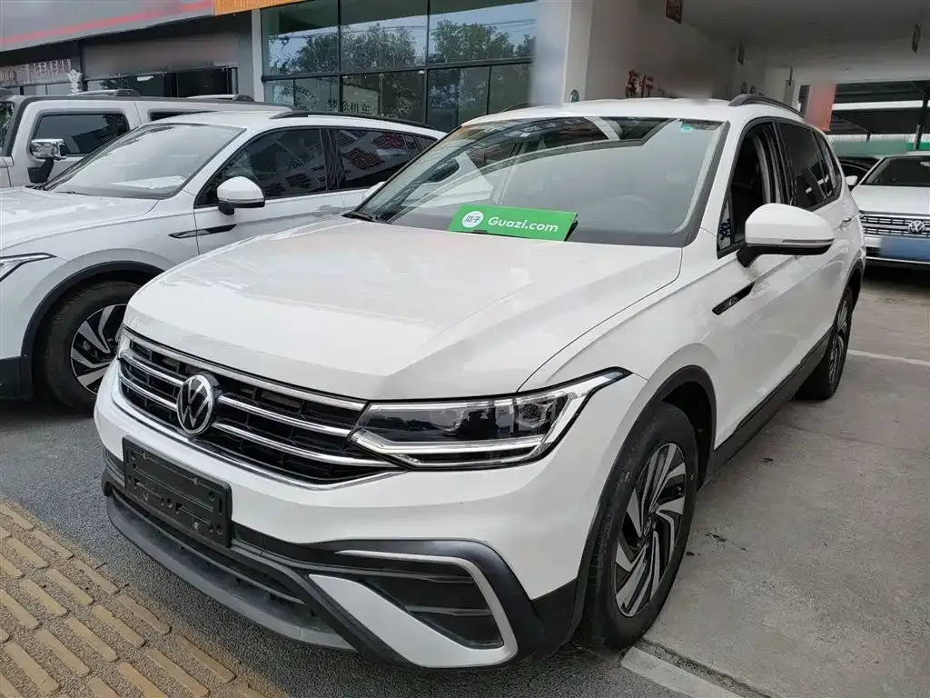 Volkswagen Tiguan L — фото 4