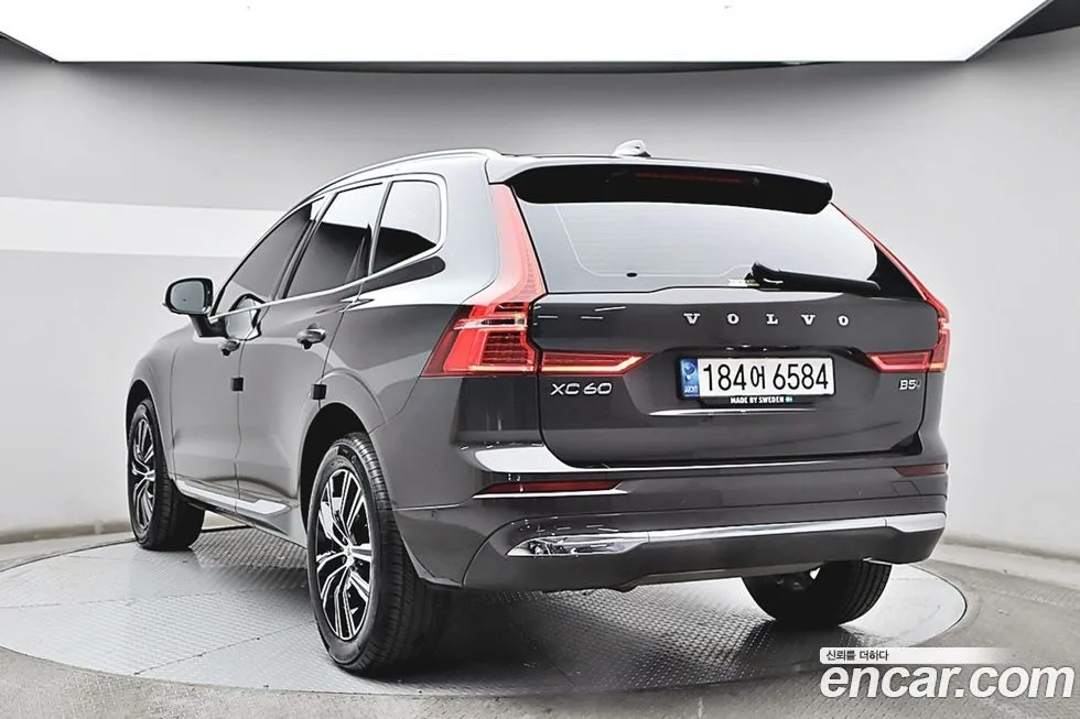 Volvo XC60 — фото 5