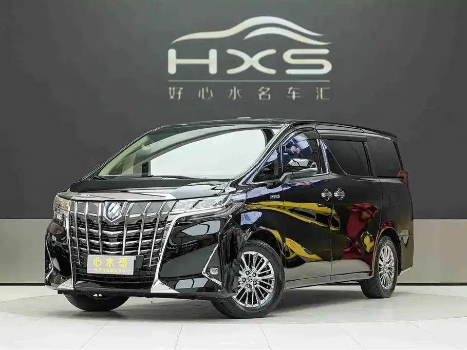 Toyota Alphard — фото 1